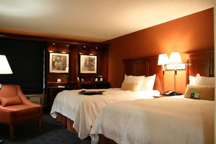 Hampton Inn Kansas City-Lee’s Summit Oda fotoğraf